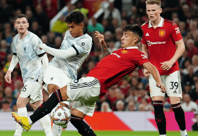 Lisandro Martinez Akhiri Kutukan Manchester United di Anfield