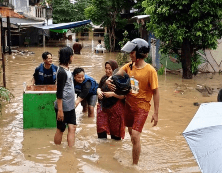 Banjir Melanda Jakarta Akibat Luapan Kali Ciliwung: 38 RT Terendam, BPBD Siagakan Bantuan