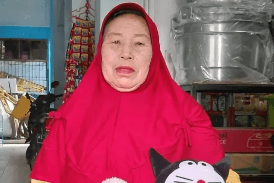 Kenangan Abadi Tentang Mbok Yem, Penjaga Warung Legendaris di Puncak Hargo Dumilah